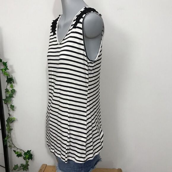 Tart Black White Striped Knit Tank Top Size large embellished lace - Picture 10 of 10